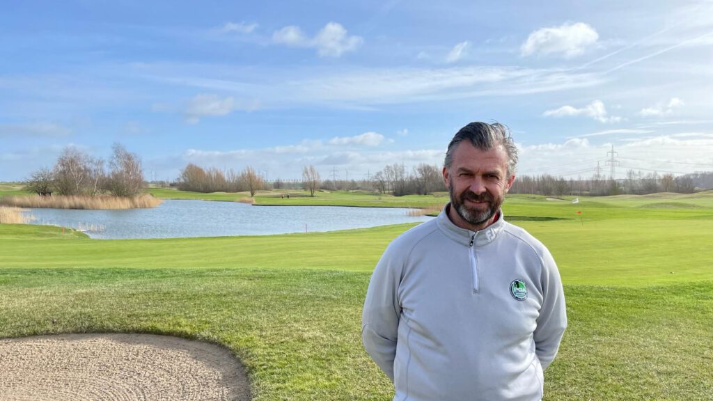 Ein Schwung frischer Expertise: Golfprofessional Thomas Hennig verstärkt unser Campus-Team
