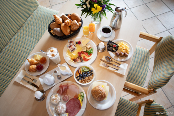 Frühstückstisch1