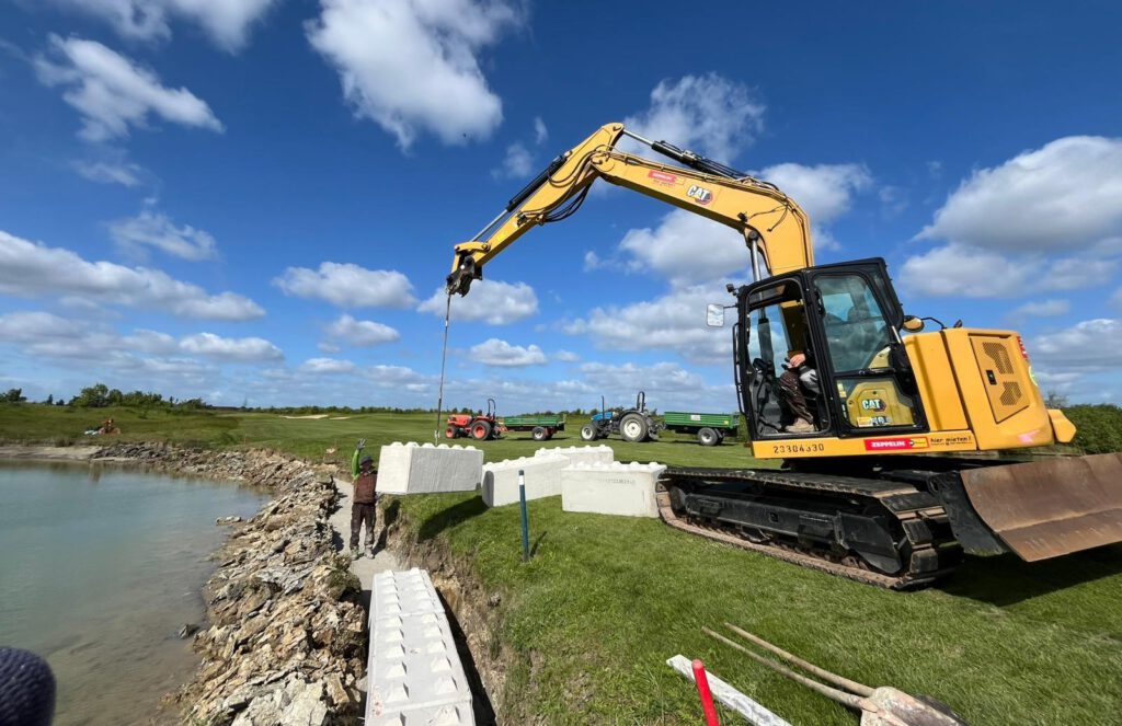 Neue Ufer für Bahn 1 – Modernisierung bei Rethmar Golf